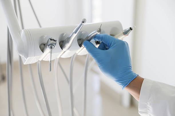 Professional Emergency Dentist technician working in Malvern, OH
